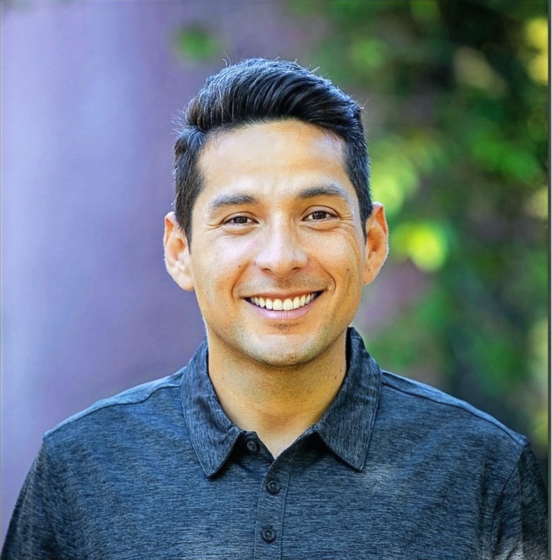 Carlos Jiménez, founder and educator at Pura Health
